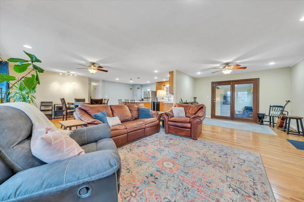 727 Plantation CIR - Photo 15