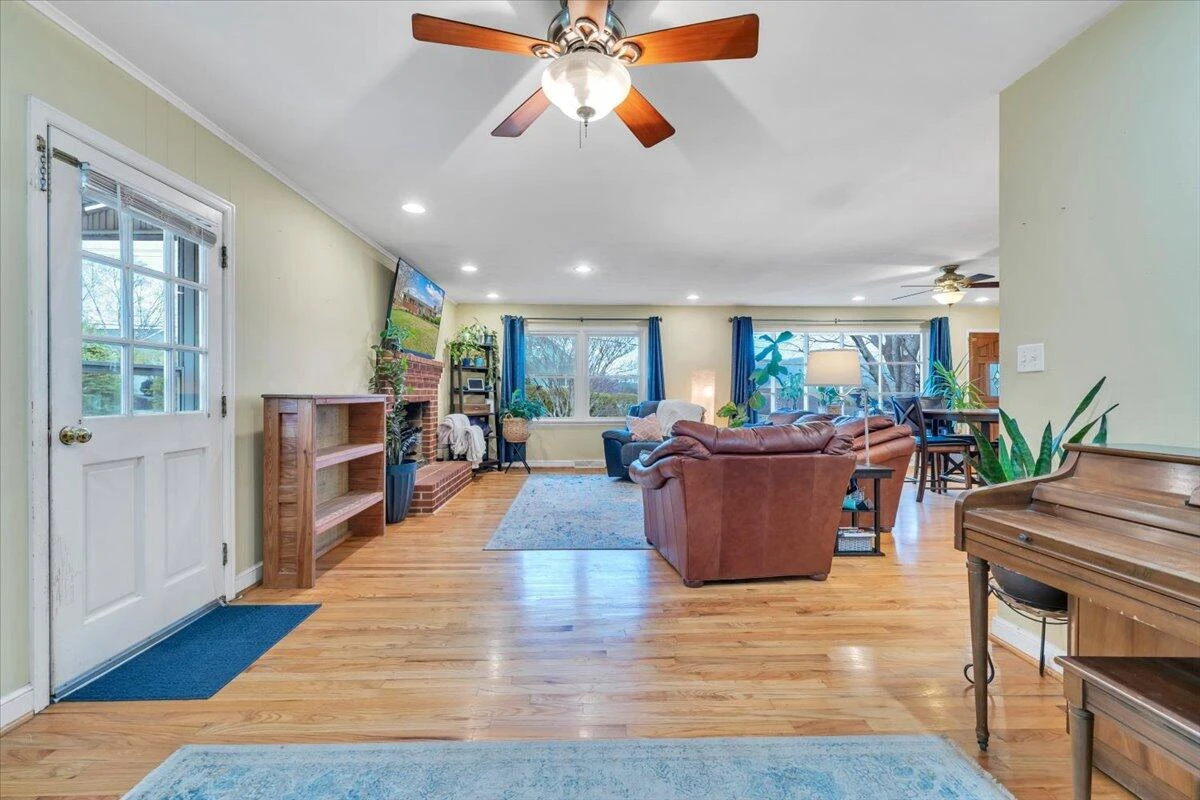 727 Plantation CIR - Photo 23