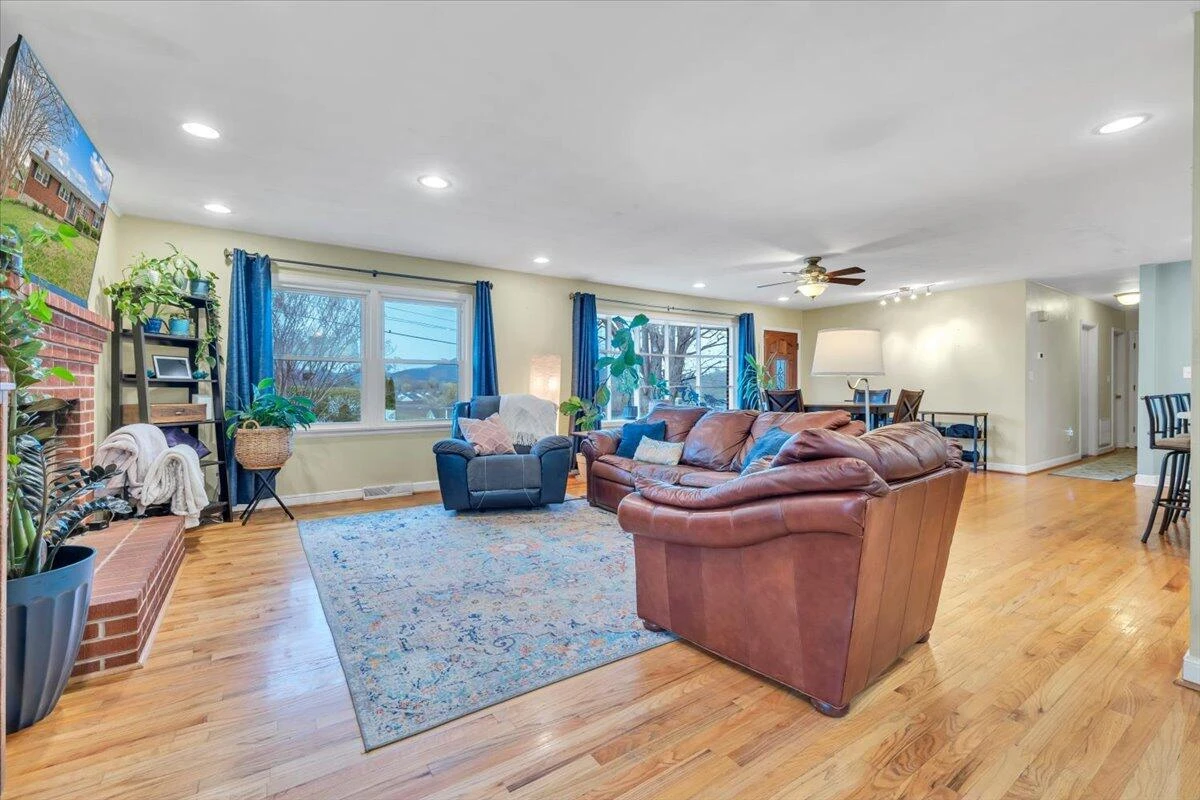 727 Plantation CIR - Photo 11