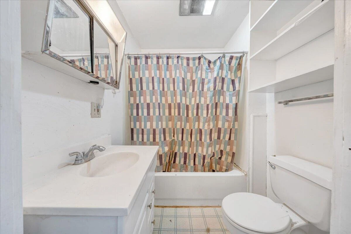 1433 Gladstone AVE - Photo 18
