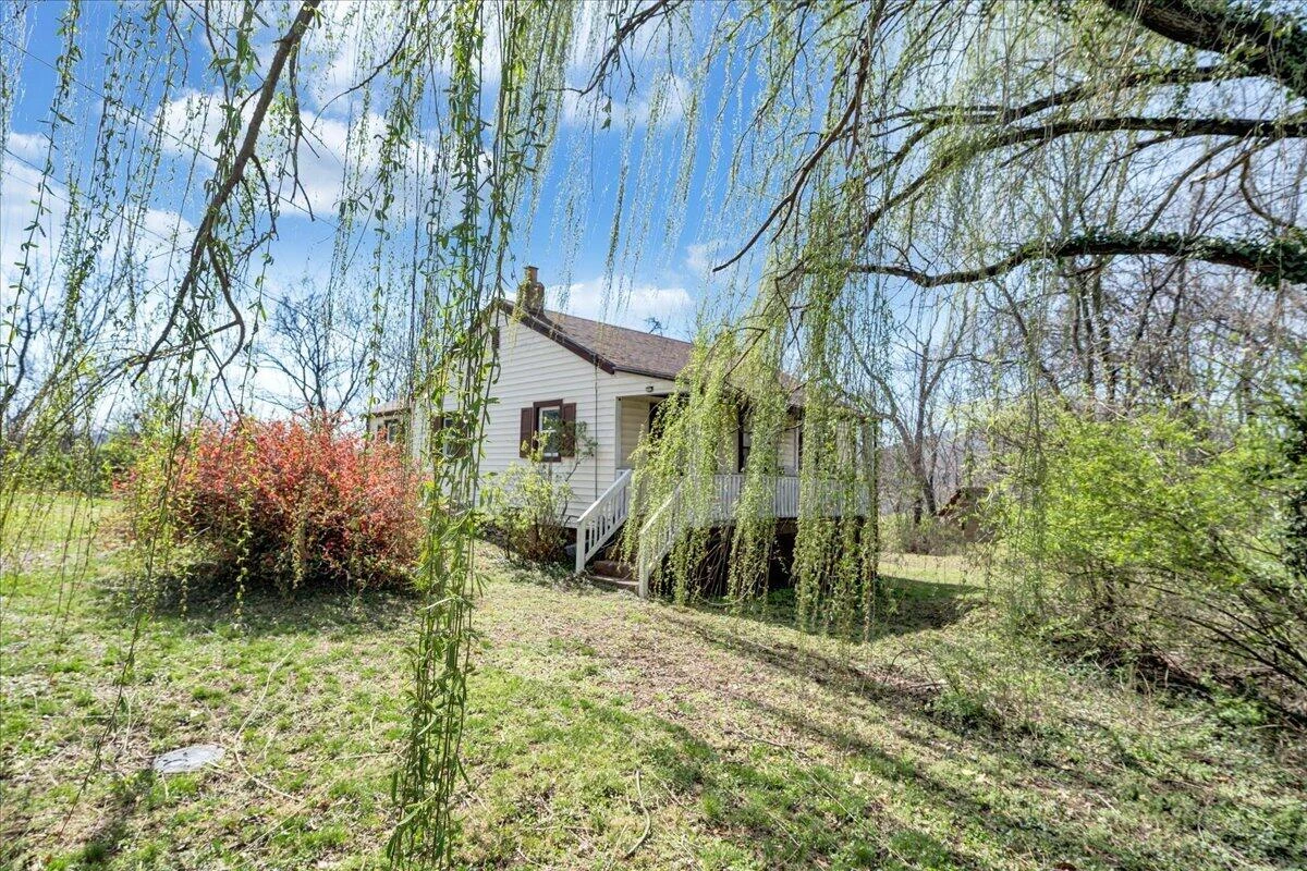1433 Gladstone AVE - Photo 20