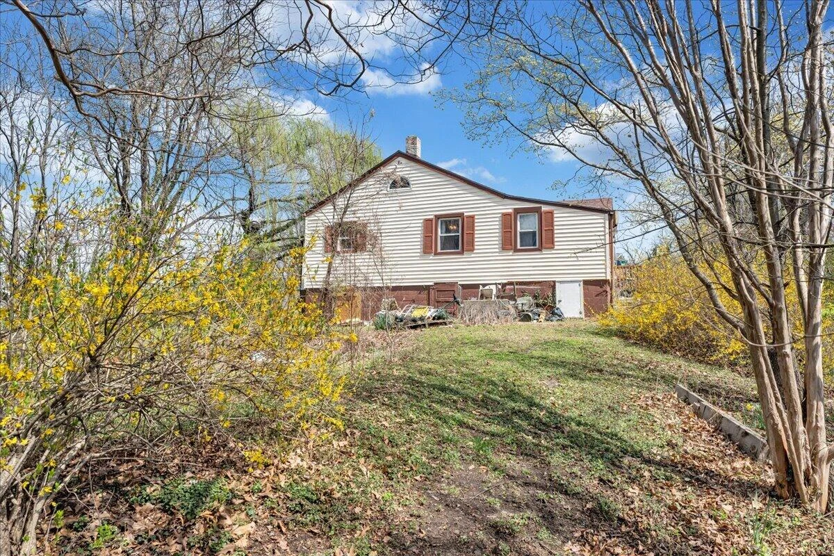 1433 Gladstone AVE - Photo 25
