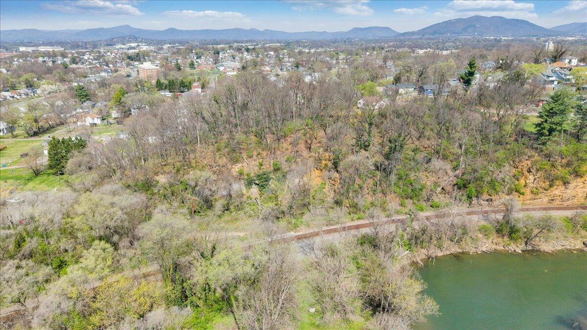 1433 Gladstone AVE - Photo 42