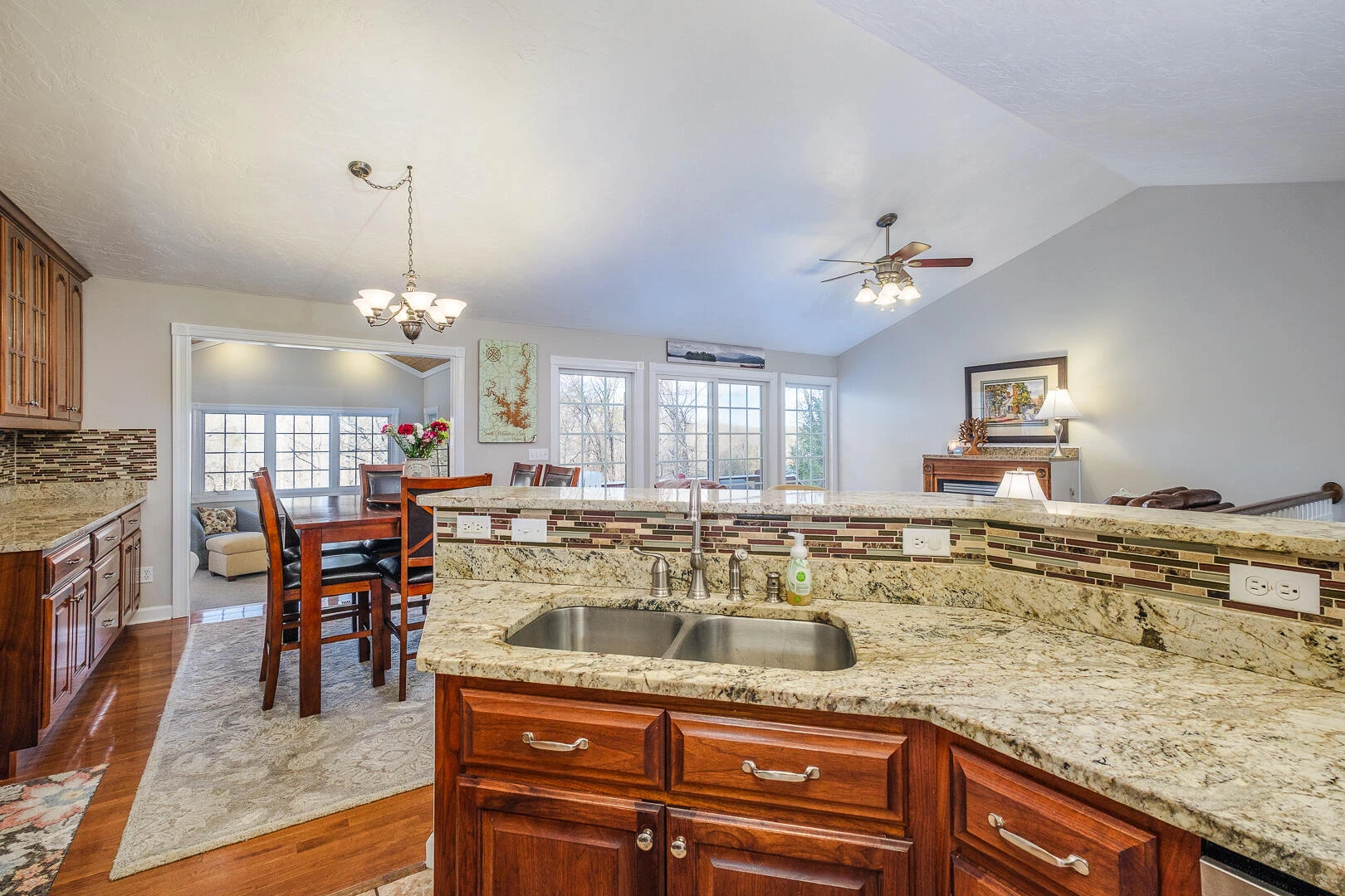 2085 Lakewood Forest RD - Photo 22