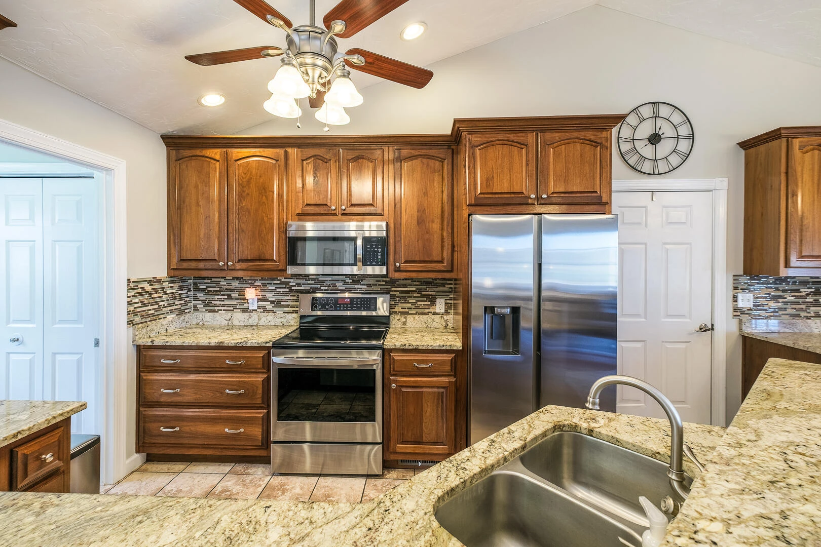 2085 Lakewood Forest RD - Photo 25