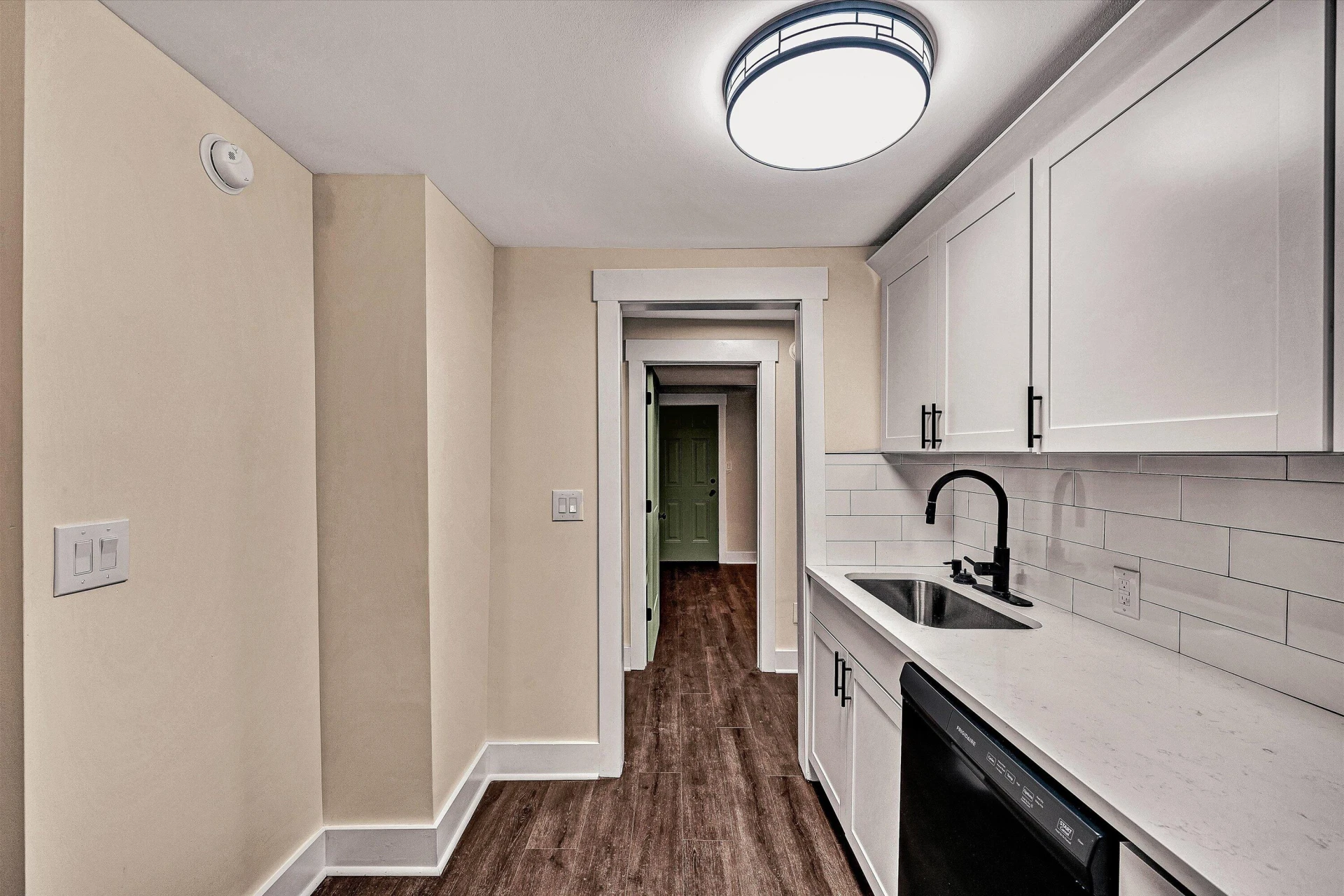 2228 Eastland AVE - Photo 15