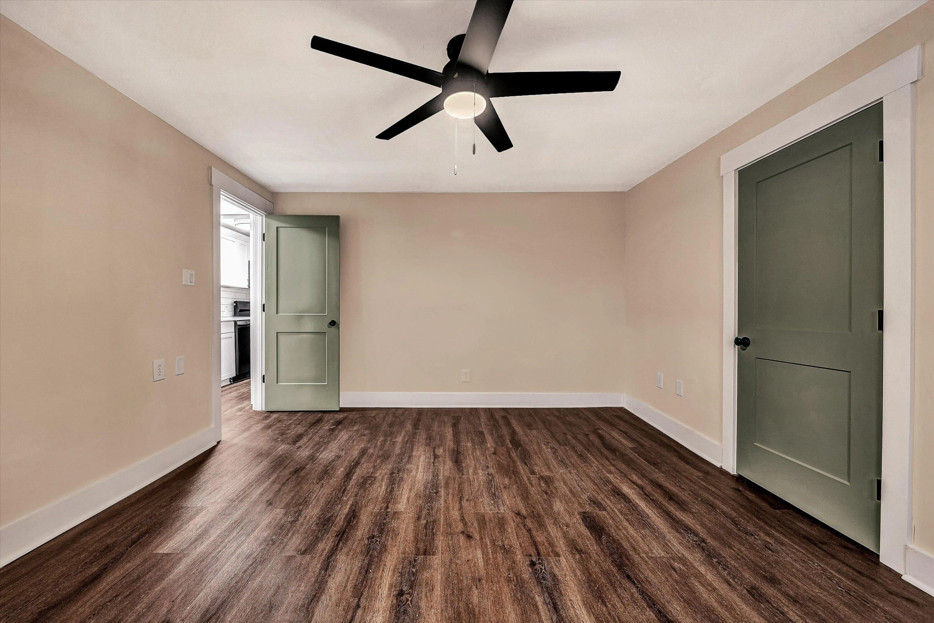 2228 Eastland AVE - Photo 19
