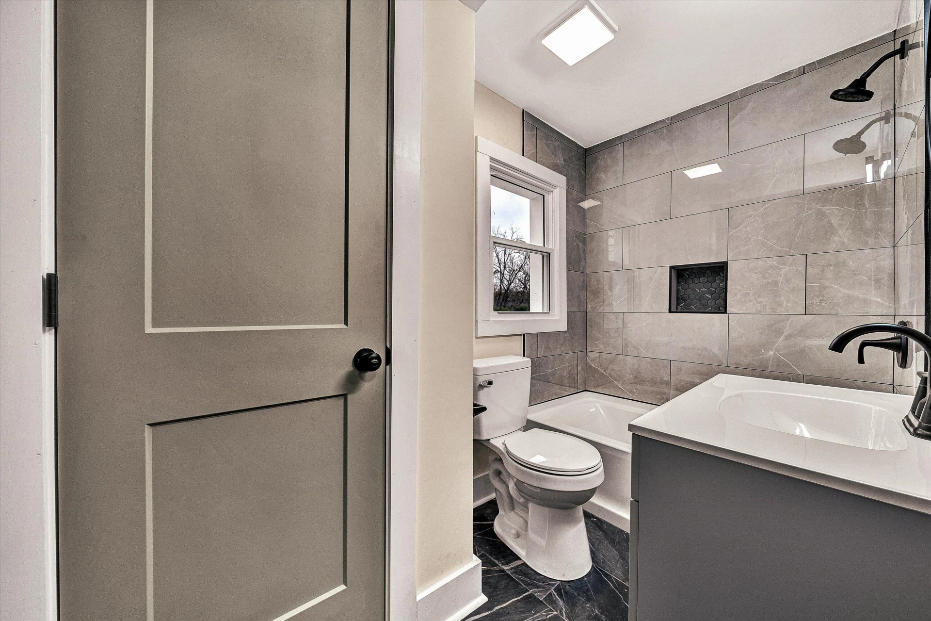 2228 Eastland AVE - Photo 21