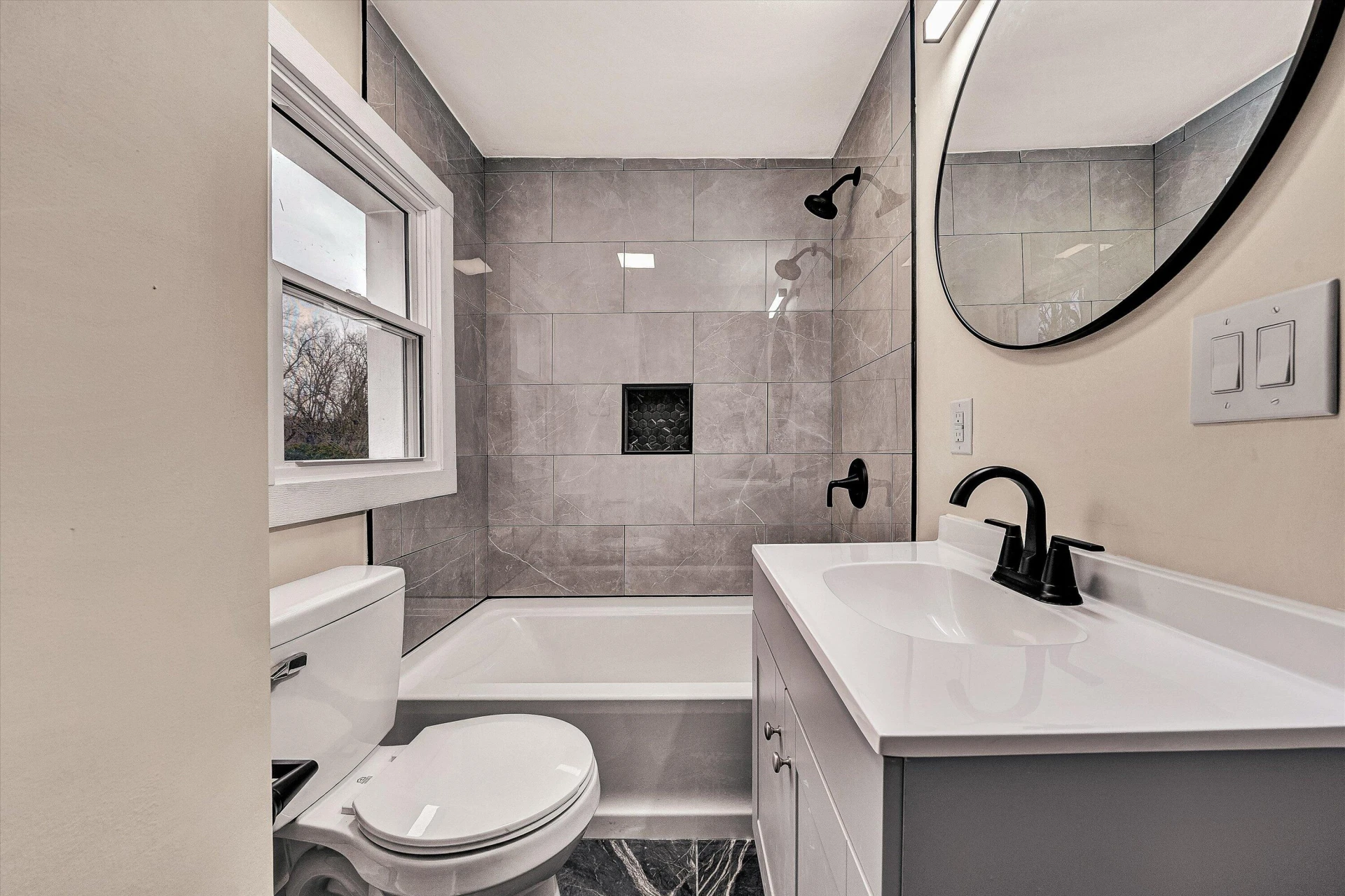2228 Eastland AVE - Photo 22