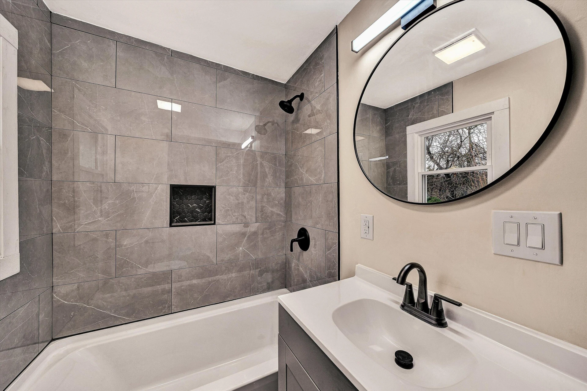 2228 Eastland AVE - Photo 24