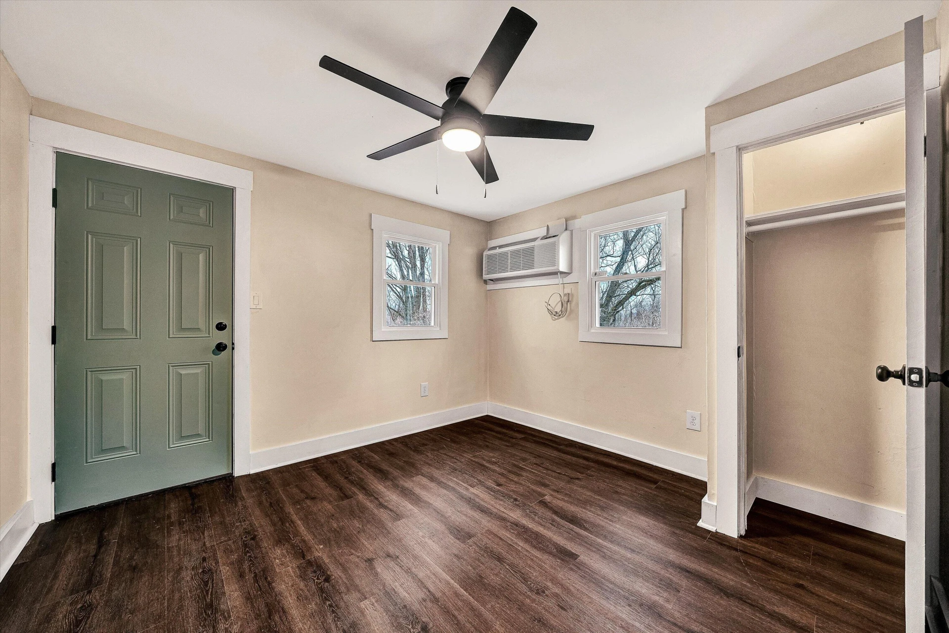 2228 Eastland AVE - Photo 26