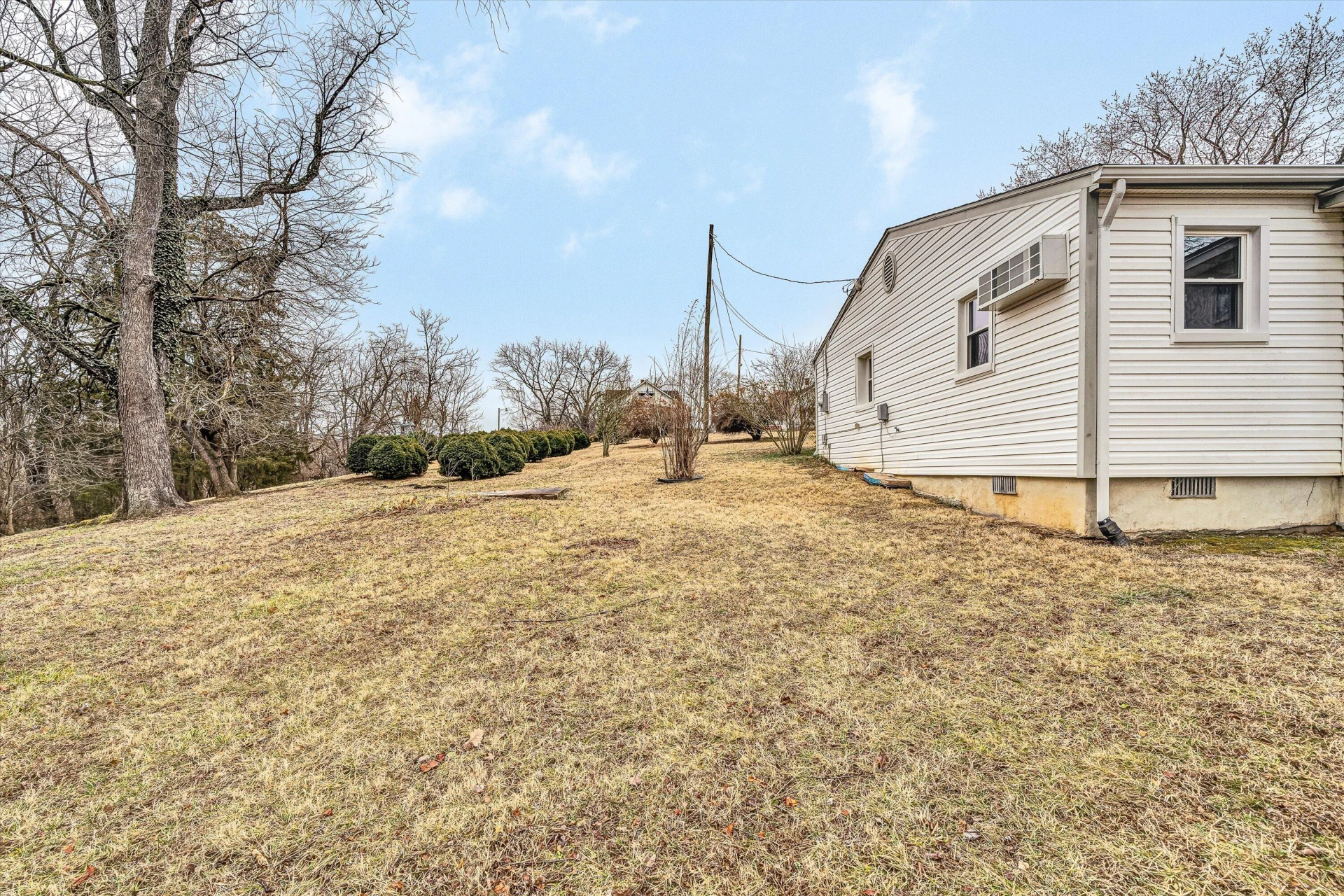 2228 Eastland AVE - Photo 29
