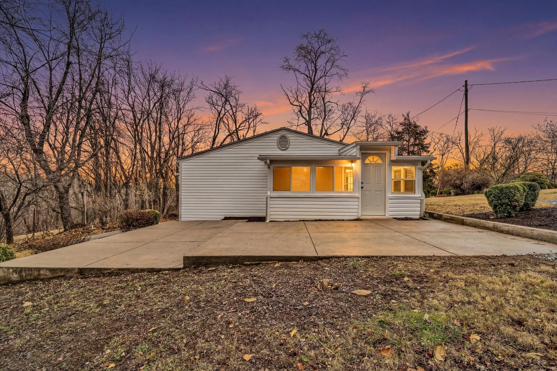 2228 Eastland AVE - Photo 5