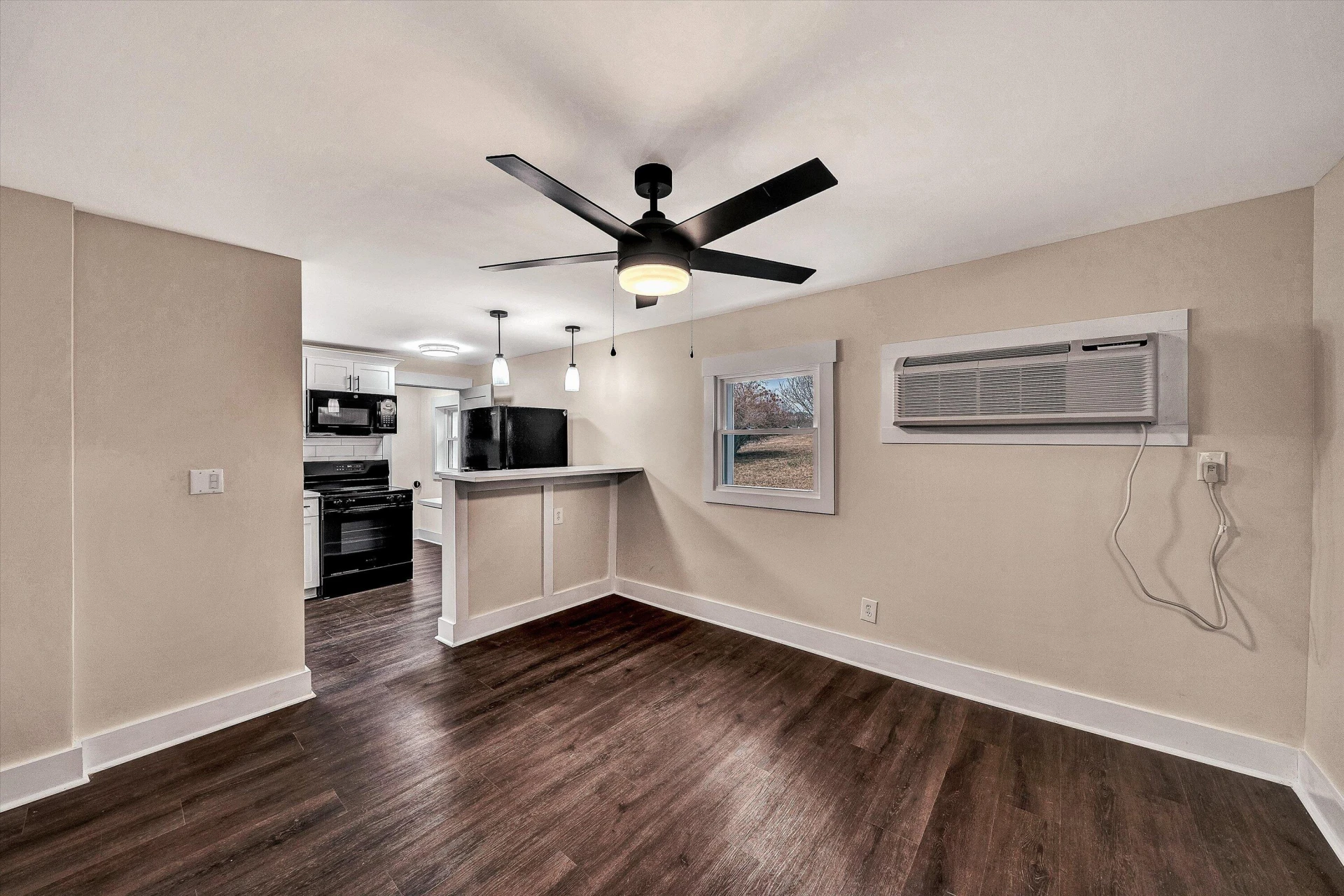 2228 Eastland AVE - Photo 8