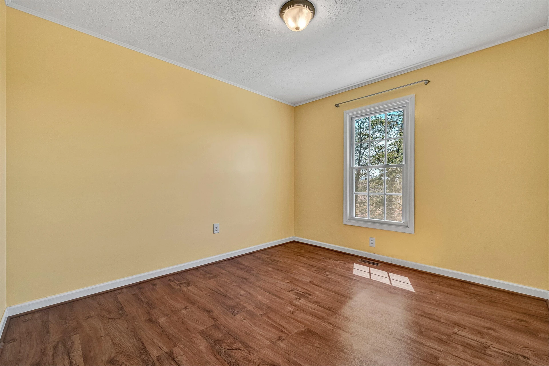 385 Tanglewood DR - Photo 22