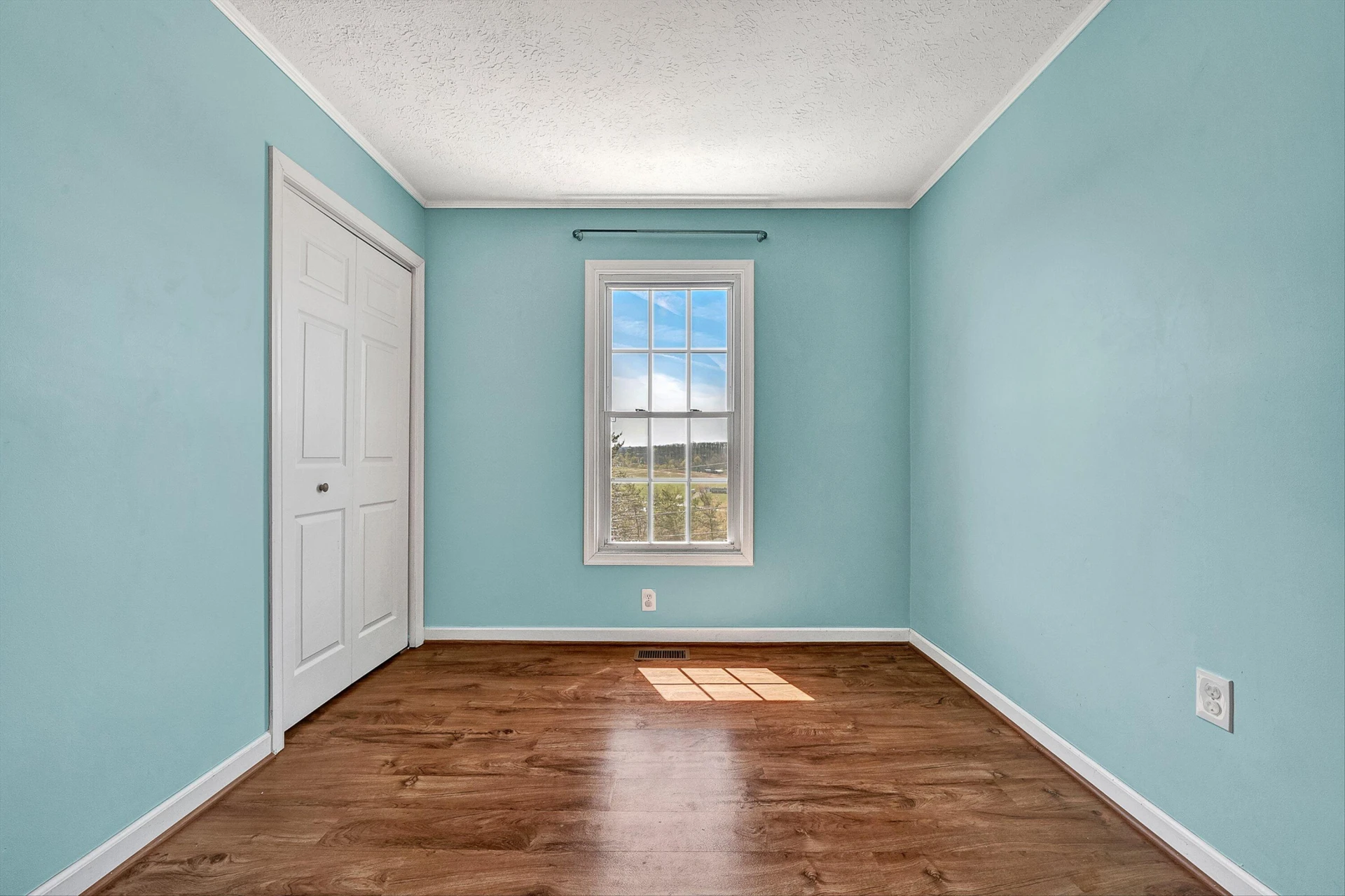 385 Tanglewood DR - Photo 24