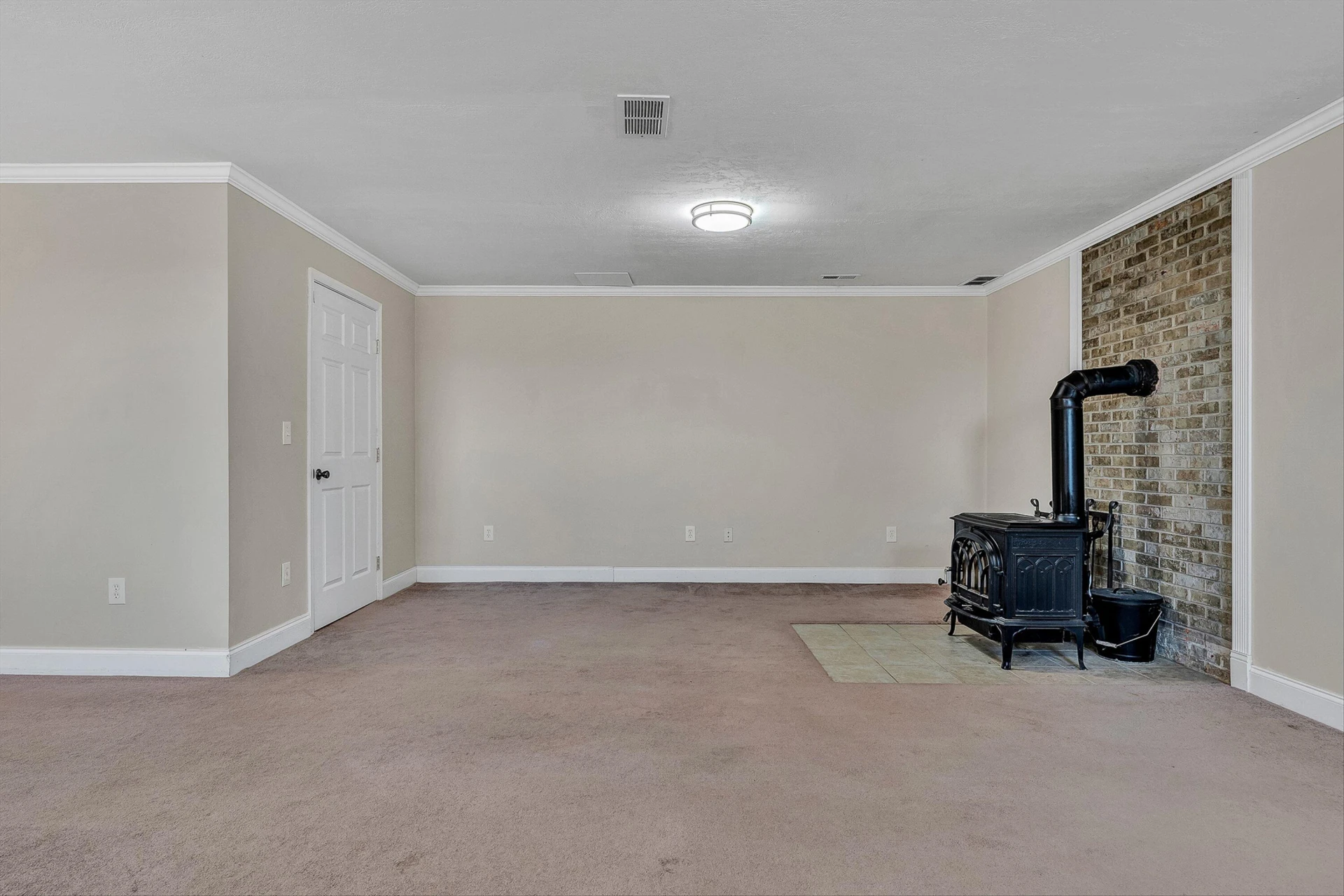 385 Tanglewood DR - Photo 28