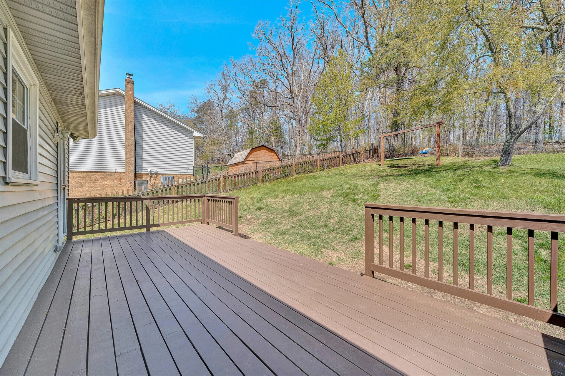 385 Tanglewood DR - Photo 35