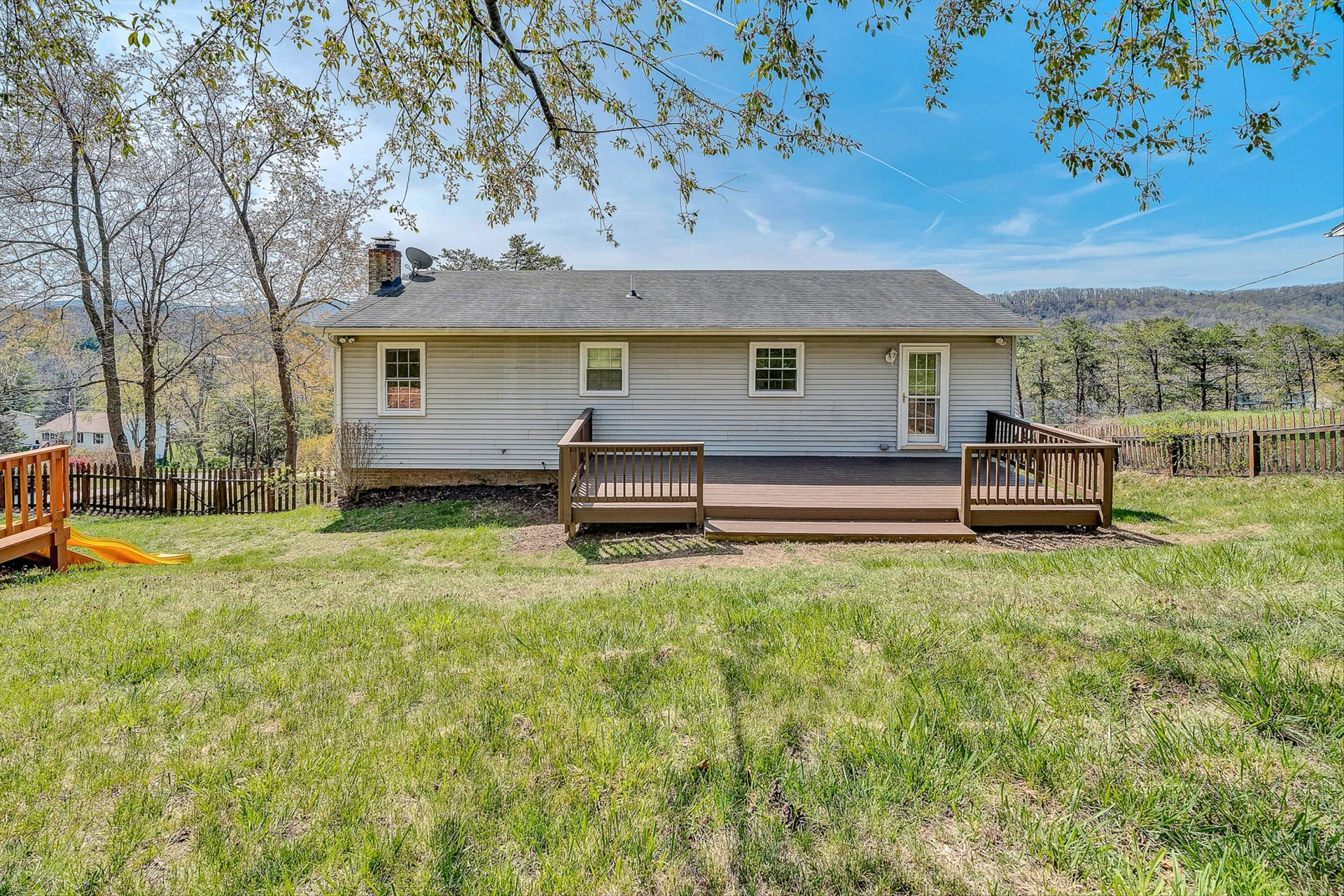 385 Tanglewood DR - Photo 36