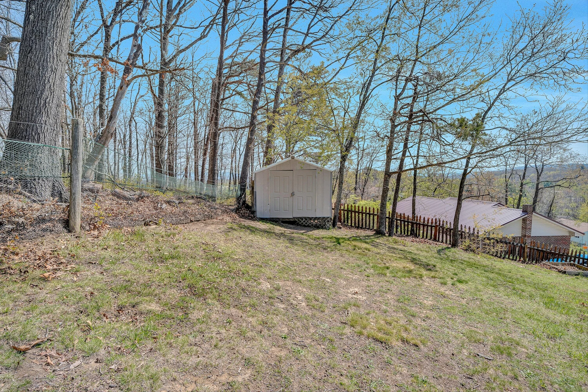 385 Tanglewood DR - Photo 37