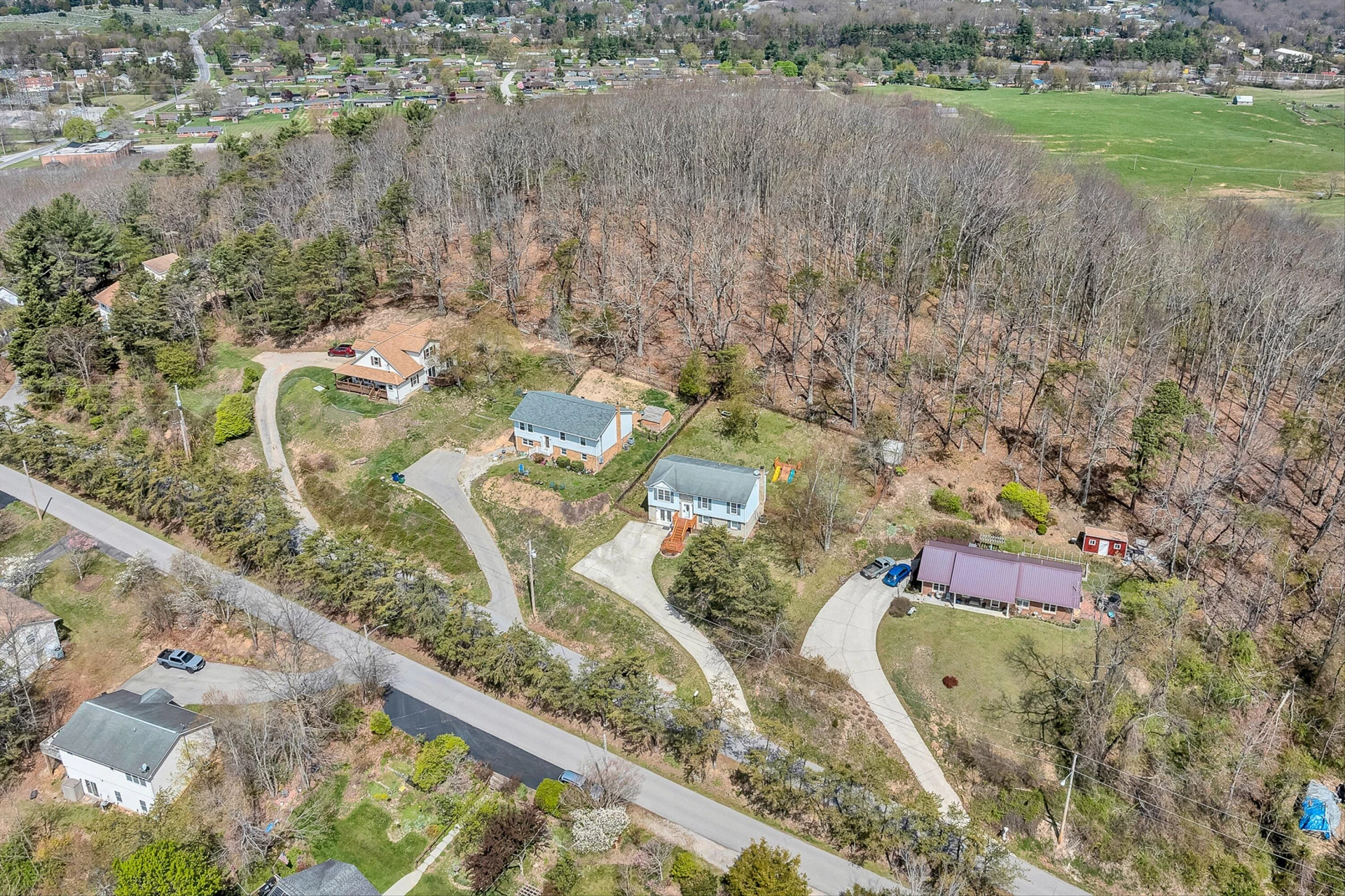 385 Tanglewood DR - Photo 40