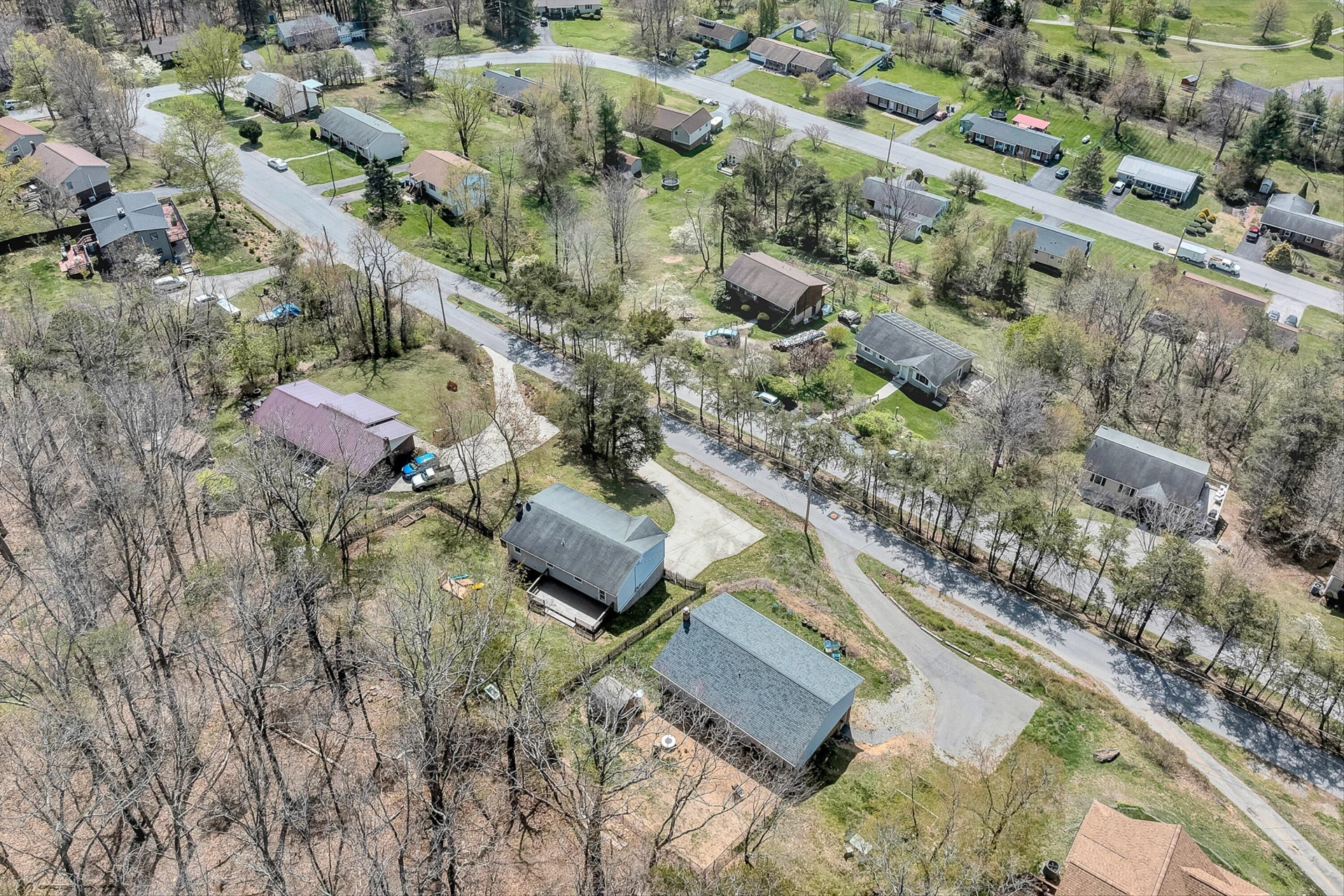 385 Tanglewood DR - Photo 42
