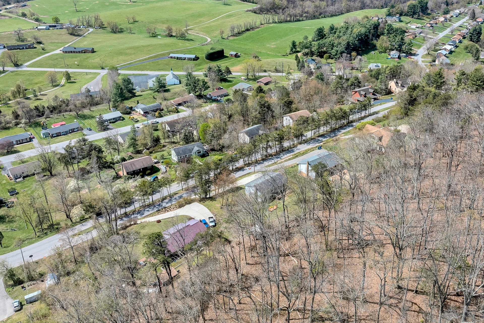 385 Tanglewood DR - Photo 44