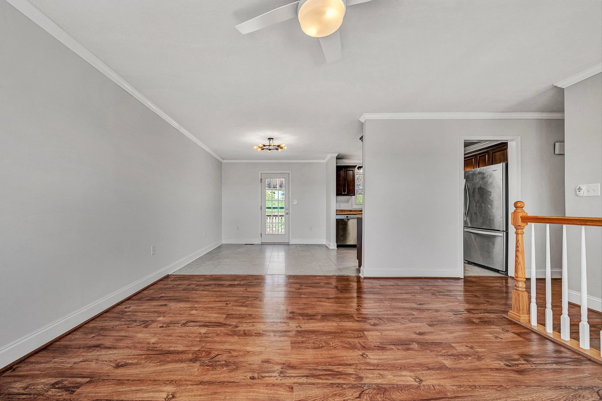 385 Tanglewood DR - Photo 10