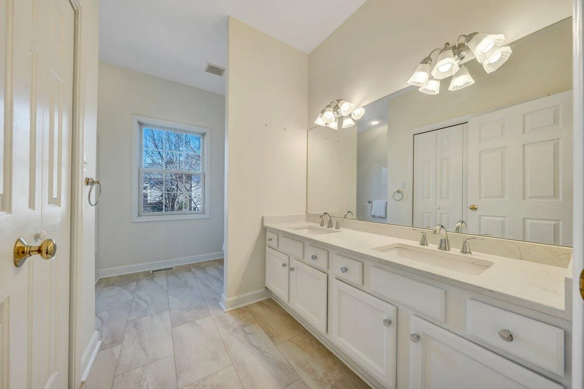 141 Chestnut Creek DR - Photo 35