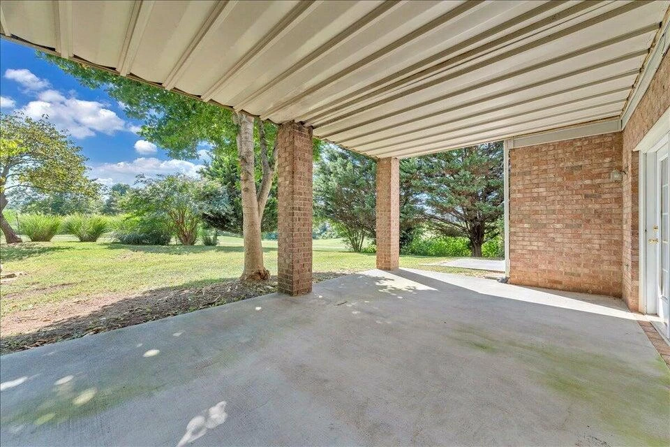 141 Chestnut Creek DR - Photo 59