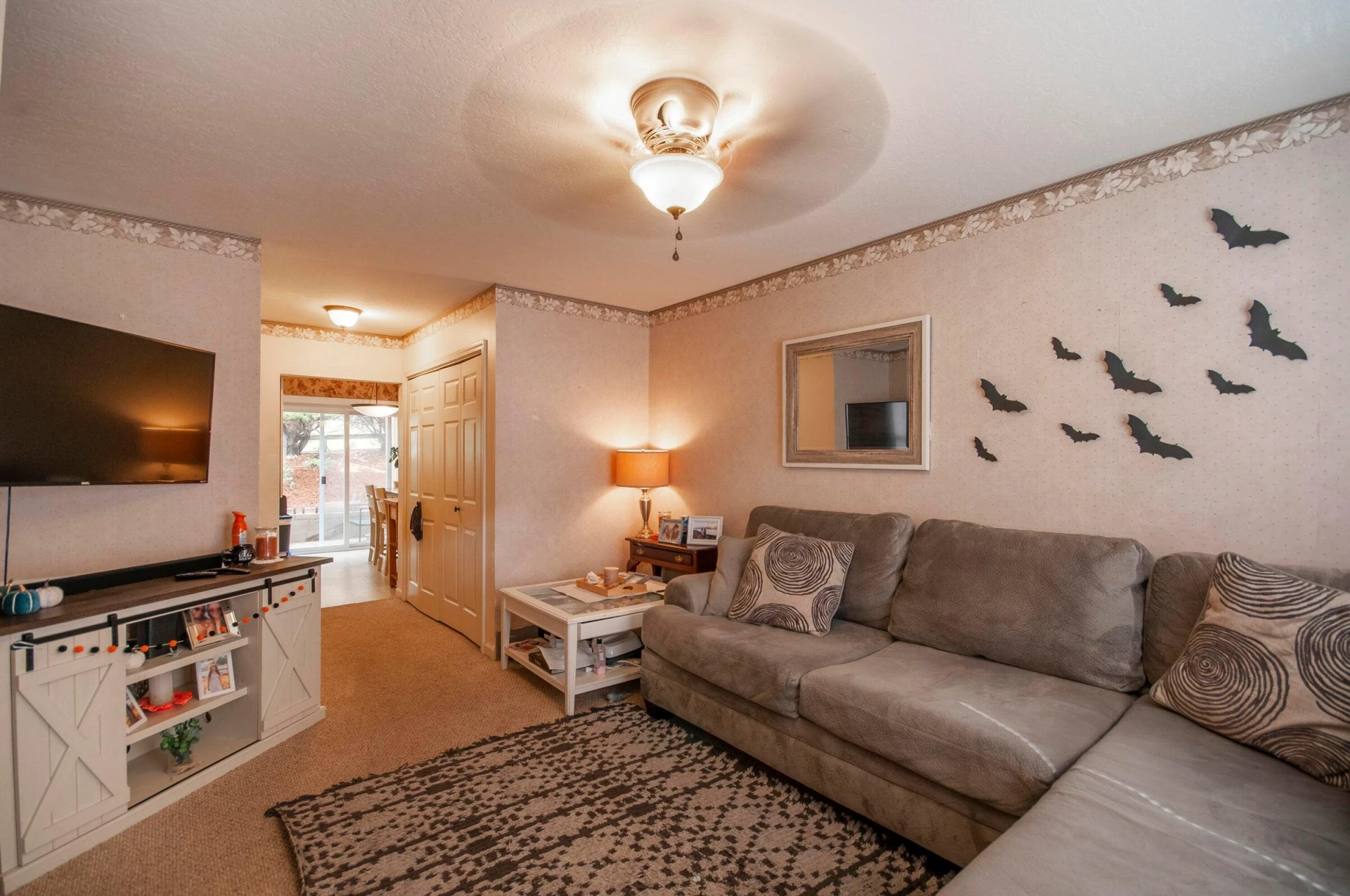 15-2 Beverly CT #APT 2 - Photo 2