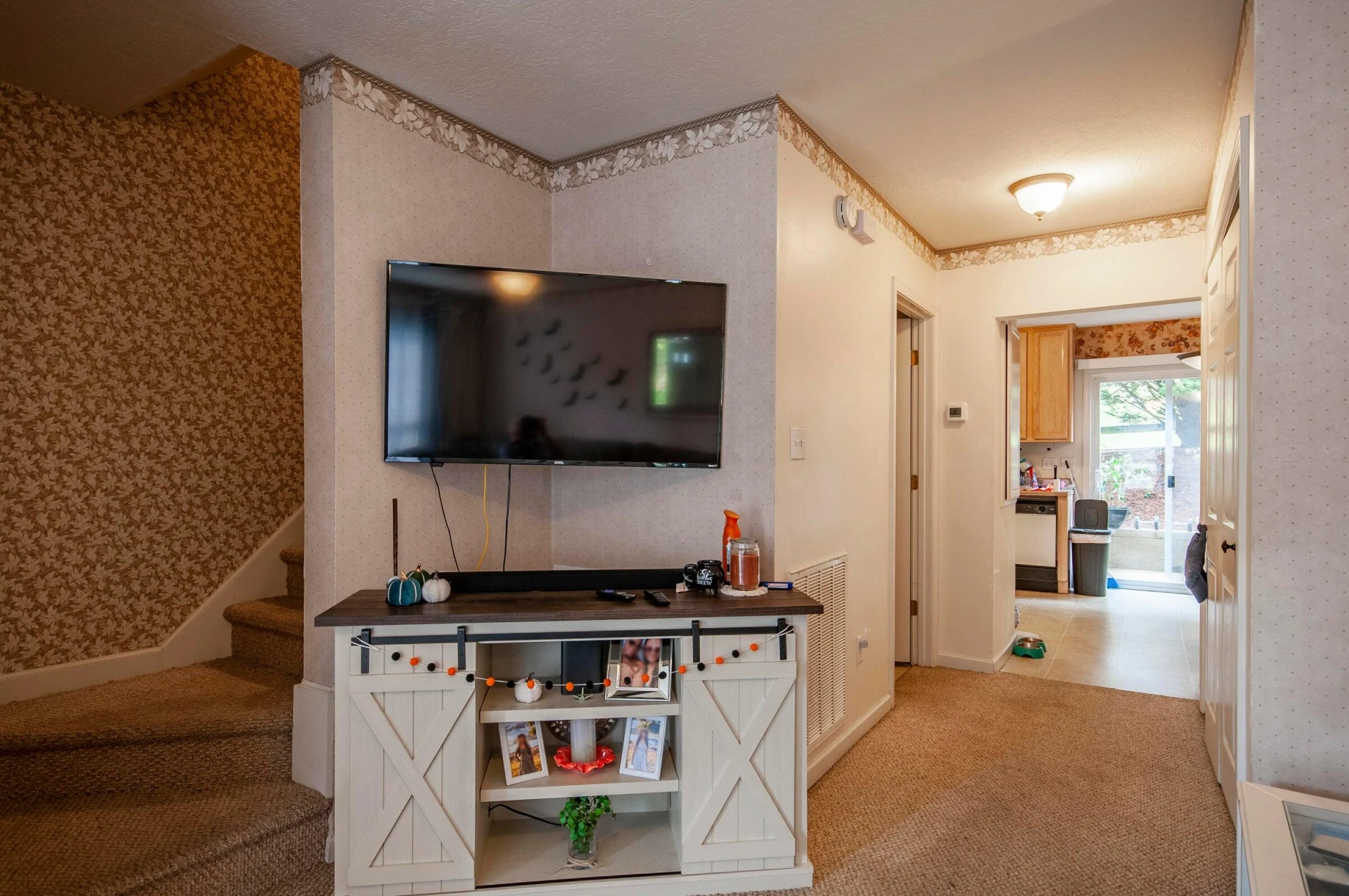 15-2 Beverly CT #APT 2 - Photo 5