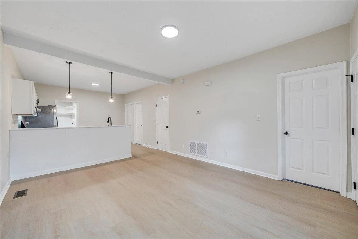 1334 Gillette AVE - Photo 11