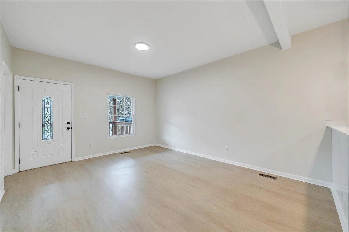 1334 Gillette AVE - Photo 12