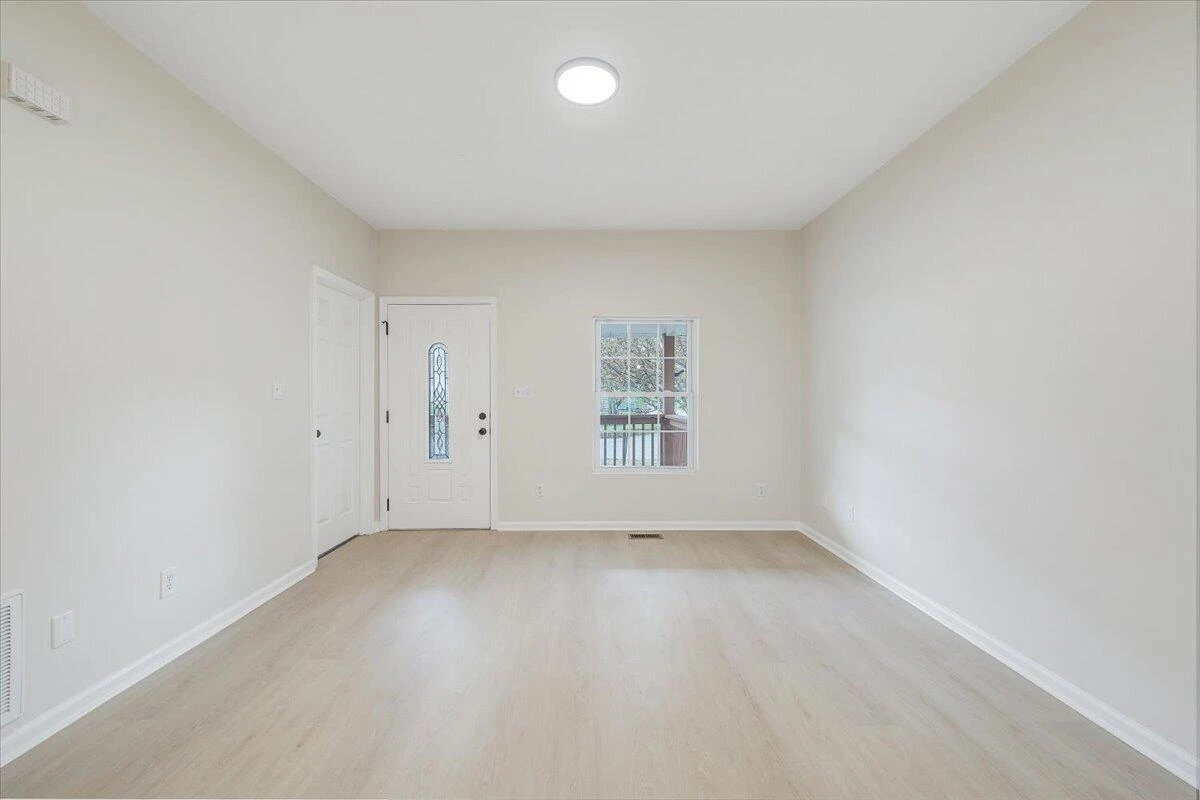 1334 Gillette AVE - Photo 13