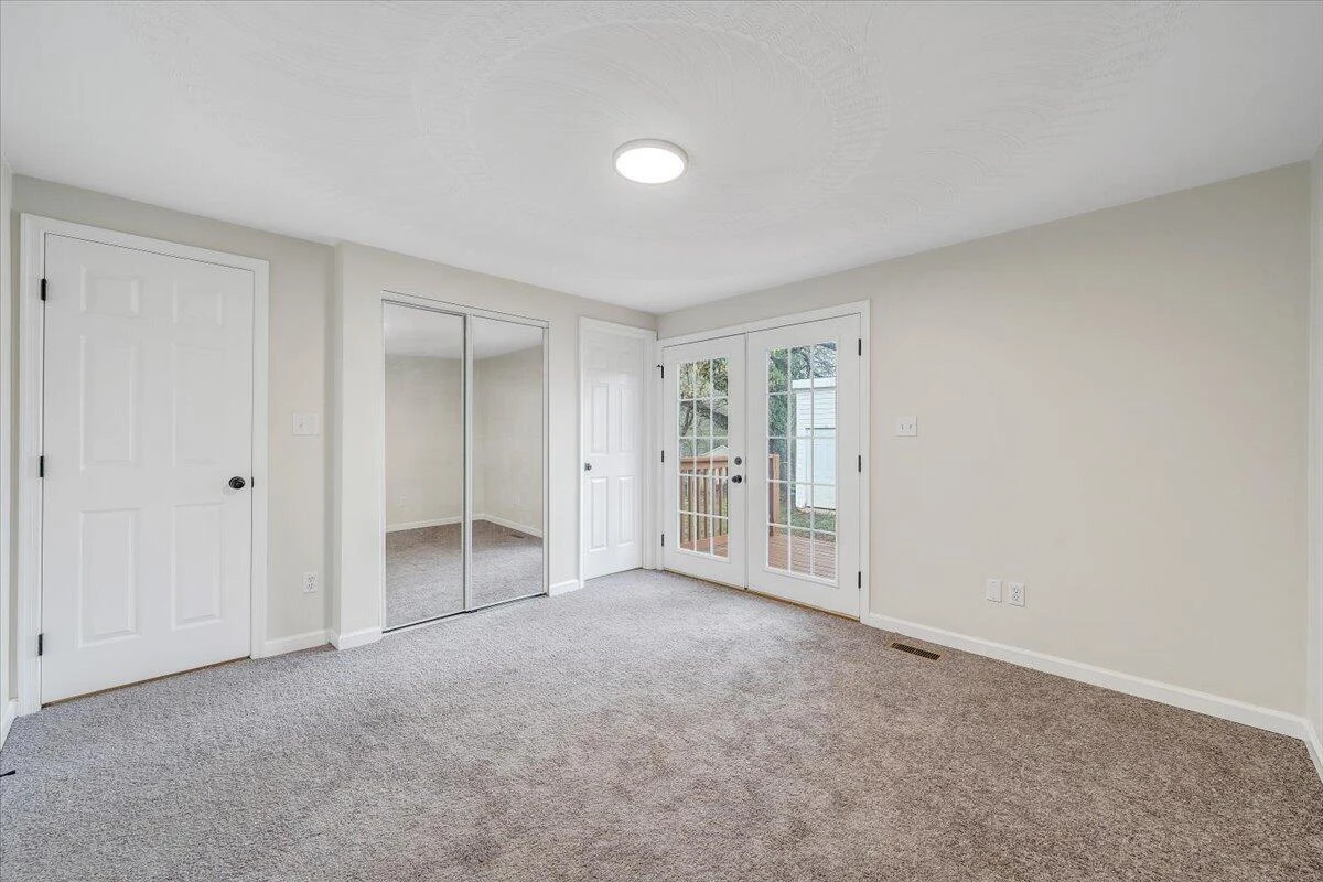 1334 Gillette AVE - Photo 23