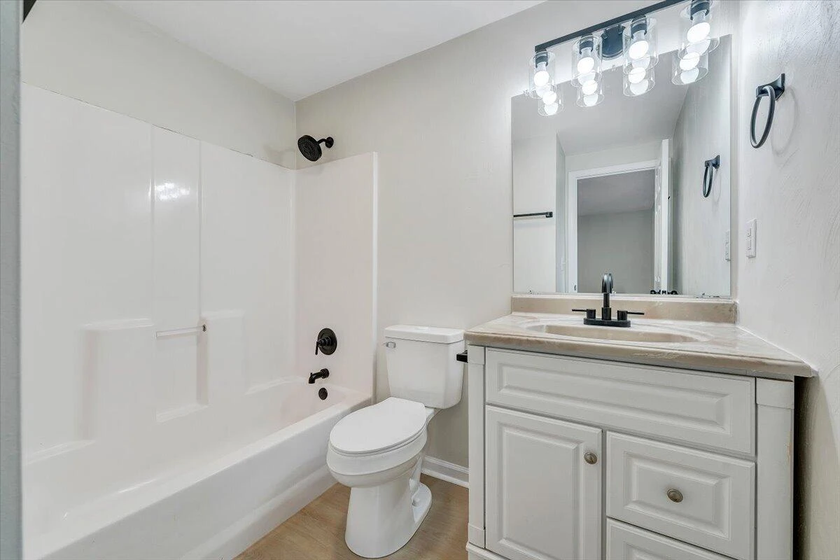 1334 Gillette AVE - Photo 25