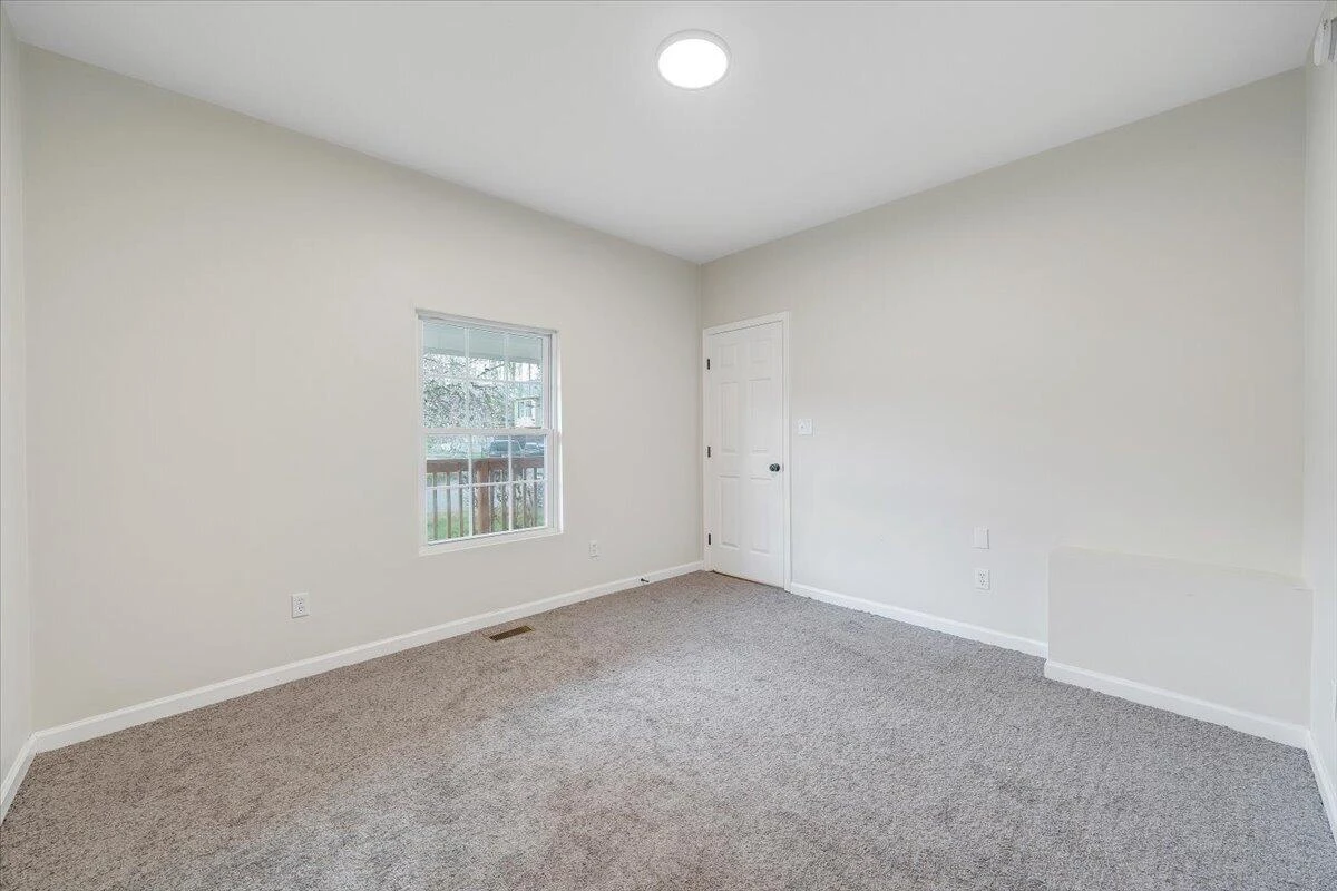 1334 Gillette AVE - Photo 29
