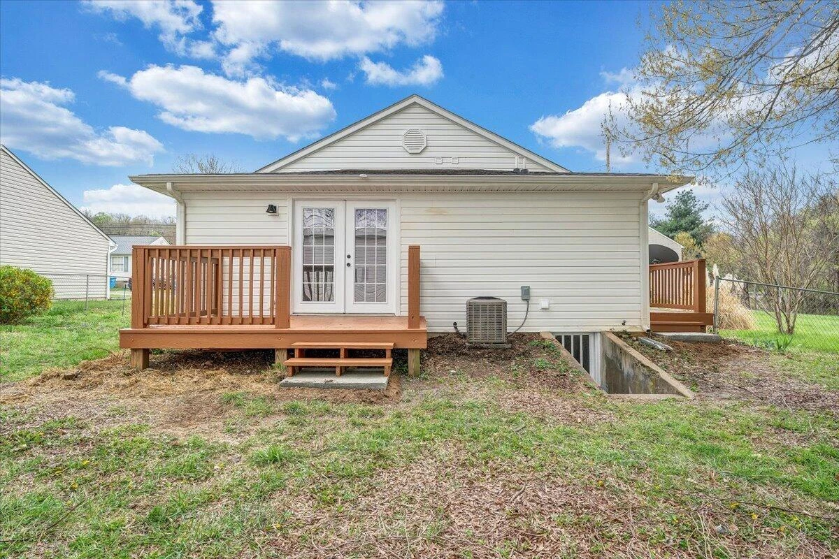 1334 Gillette AVE - Photo 37