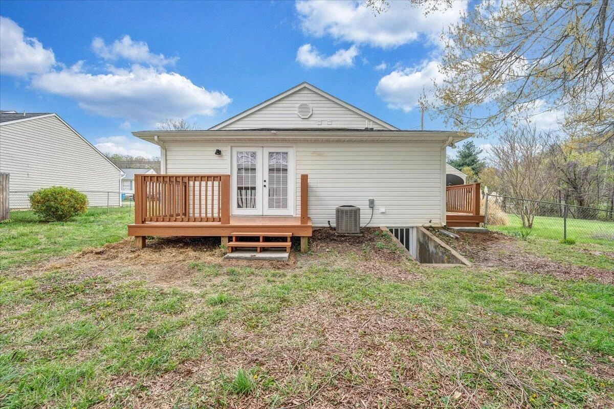 1334 Gillette AVE - Photo 38