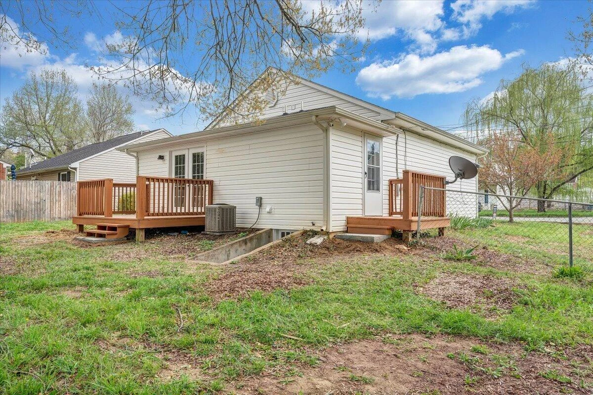1334 Gillette AVE - Photo 39