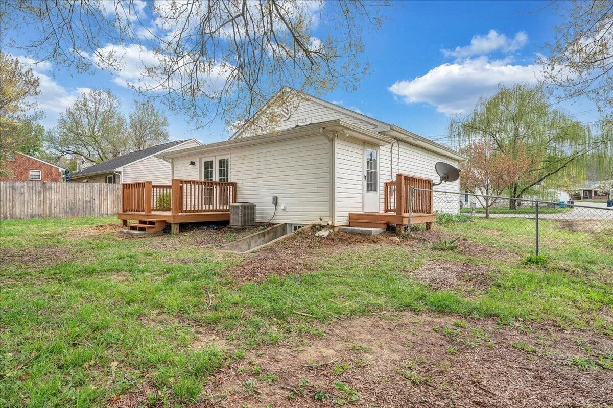 1334 Gillette AVE - Photo 40