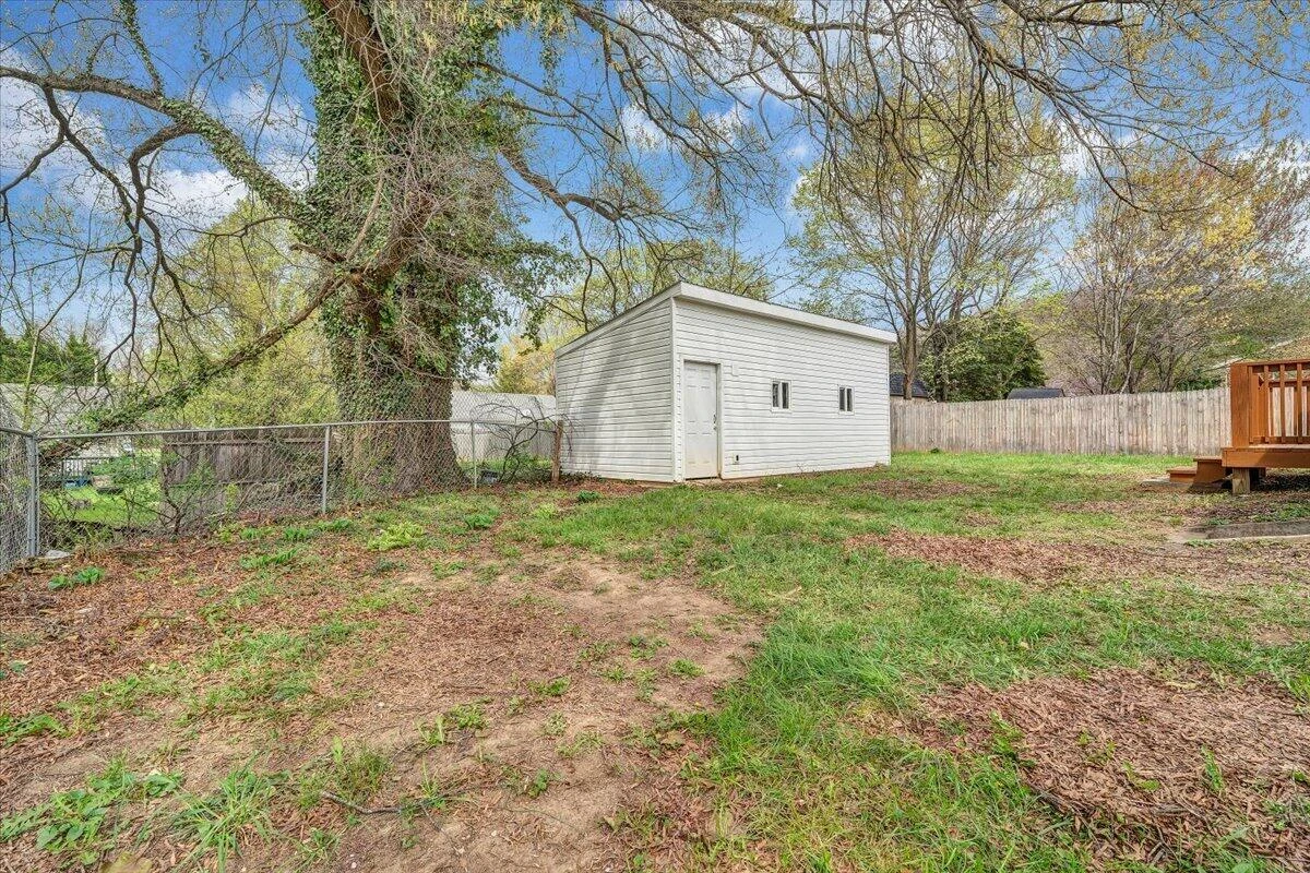 1334 Gillette AVE - Photo 44