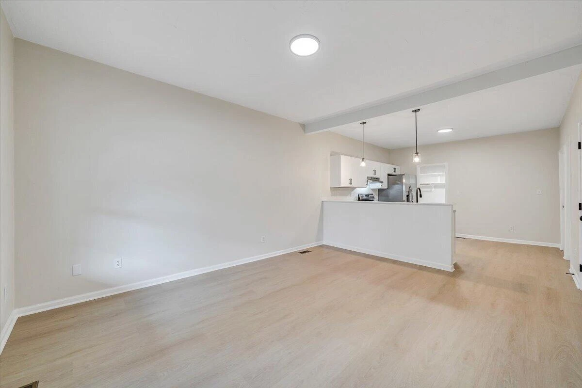 1334 Gillette AVE - Photo 10