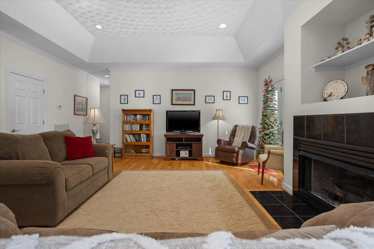 360 Maple Ridge LN - Photo 15