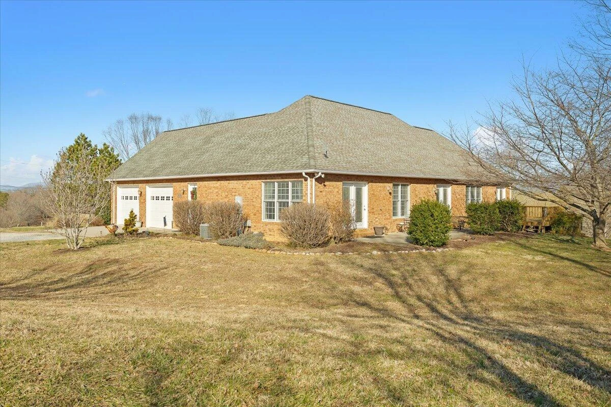 360 Maple Ridge LN - Photo 19