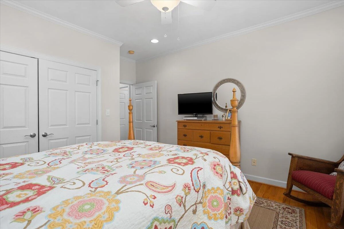 360 Maple Ridge LN - Photo 33