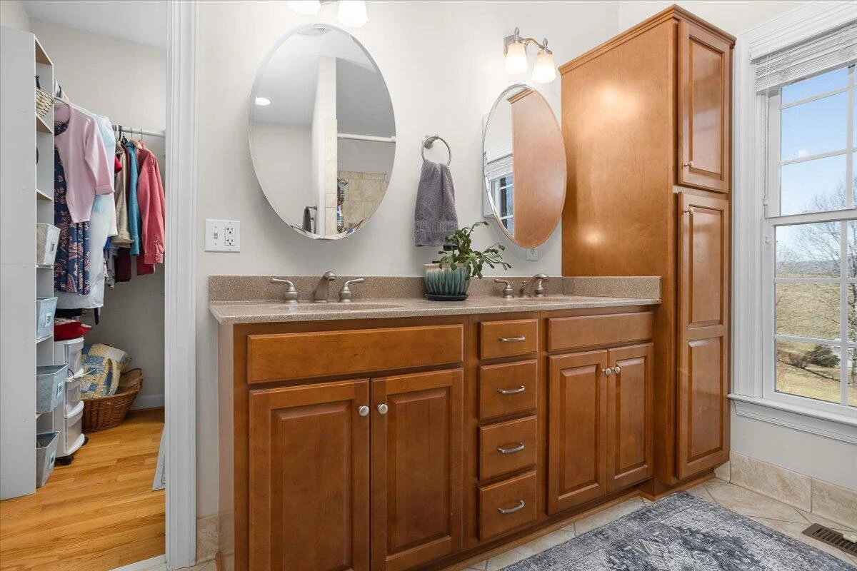 360 Maple Ridge LN - Photo 36