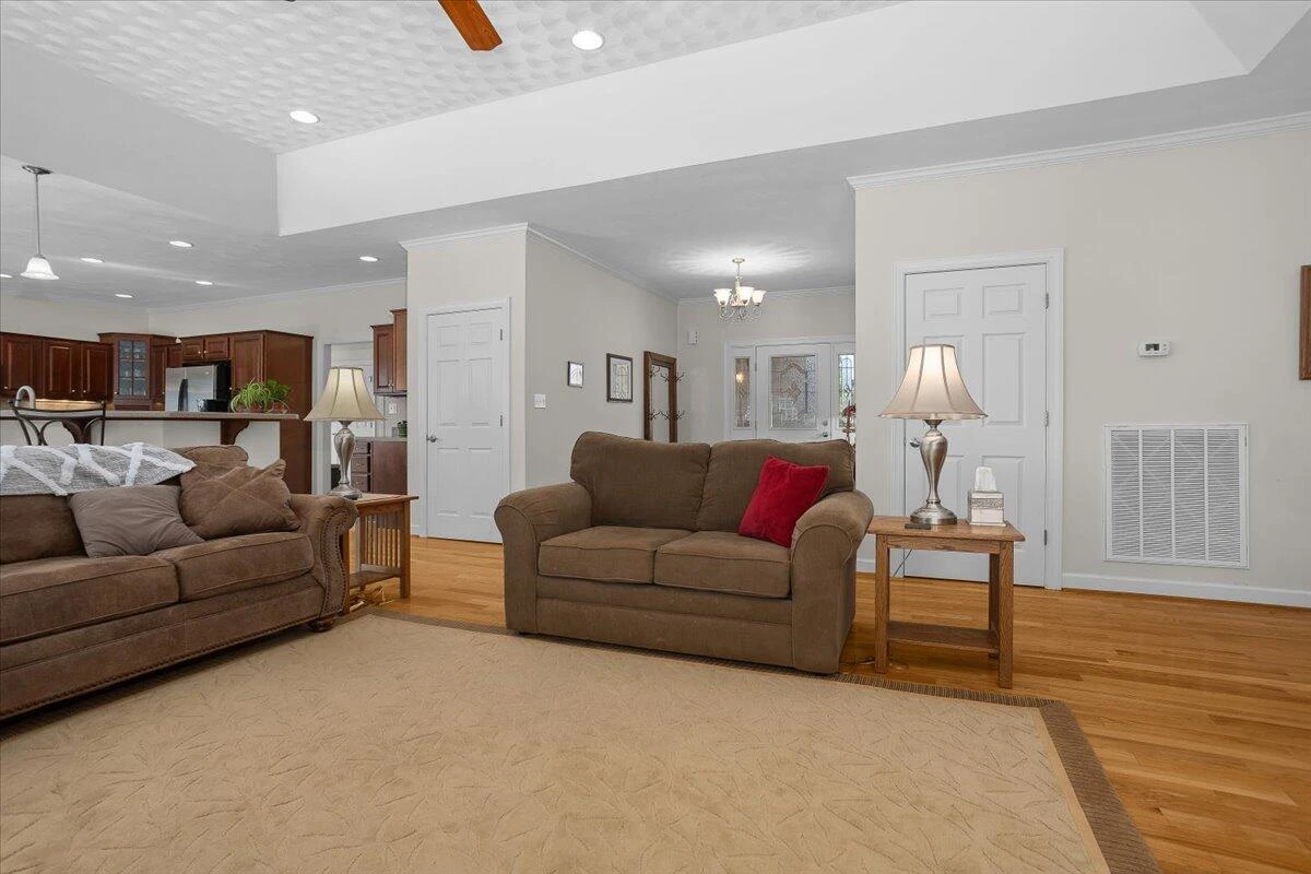 360 Maple Ridge LN - Photo 14