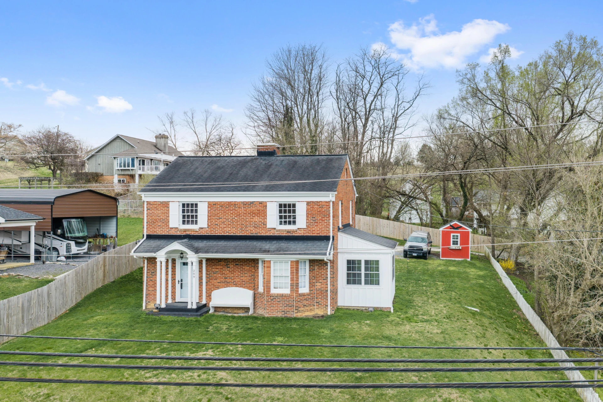 209 Main ST - Photo 3